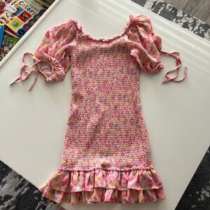 Floral elastic dress.